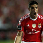Raúl Jiménez anota su primer gol con Benfica