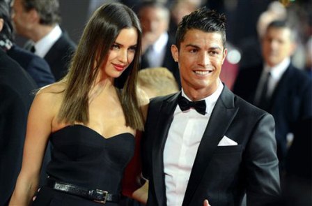 irina shayk junto a cristiano ronaldo en la gala del balon de oro 2012.