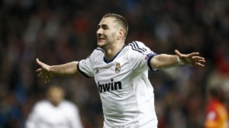 benzema celebra el segundo gol