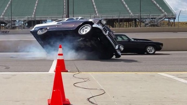 Impresionante accidente en carrera de autos en Colorado